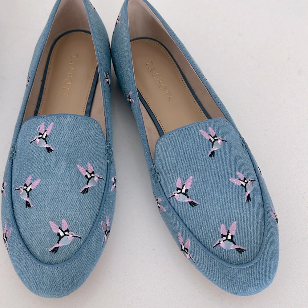 Talbots 9.5M Denim Flats with Embroidered Hummingbirds “ Like New”